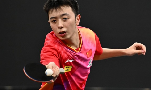 乒乓球亚洲杯男单小组赛首轮，陈垣宇1-3不敌郭勇