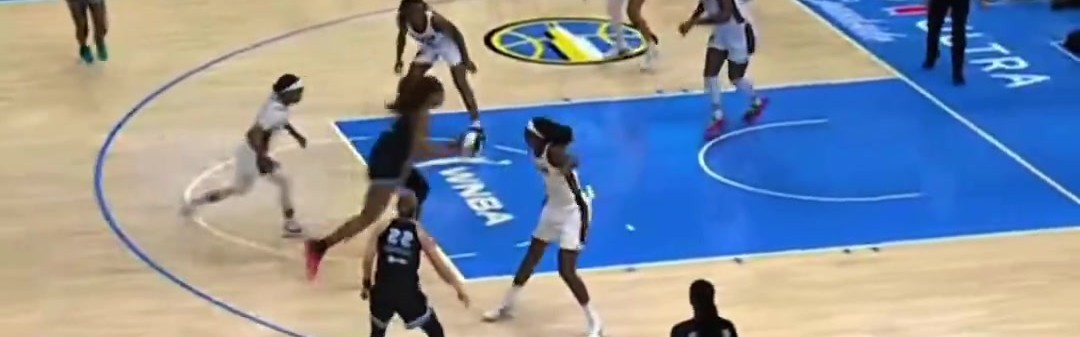 WNBA火辣悍将🤣里斯近在咫尺的上篮荒腔走板 美媒绷不住了~