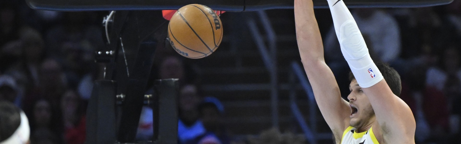 🤬得不到就毁掉！凯斯勒8中8砍下16分8板6帽&海斯上场6中6