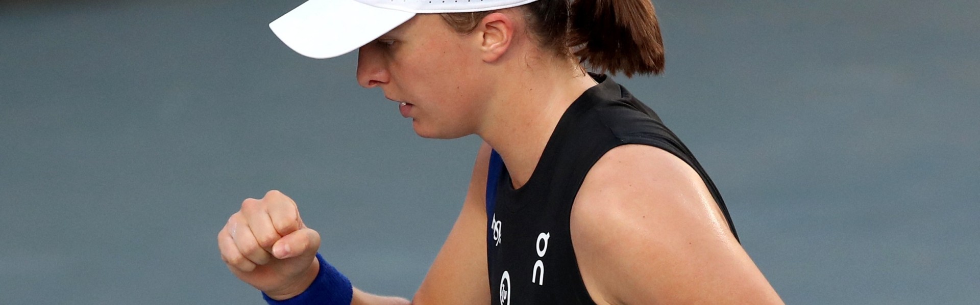 卫冕首战告捷！斯瓦泰克2-0萨卡里，晋级WTA多哈站16强