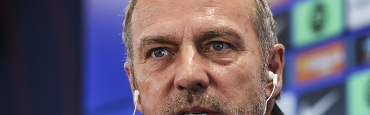 世体：弗里克周六在现场观看了巴萨B队比赛，多名高层陪同