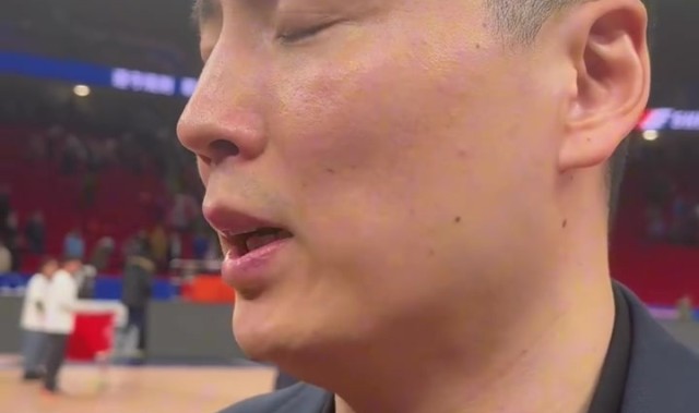 卢伟：不是很满意 年轻球员出错较多 想成为强队还有很长的路要走