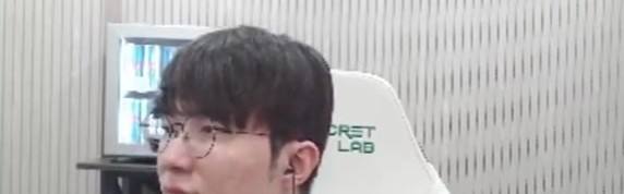 Faker感谢粉丝祝福：谢谢 托大家的福 心里暖暖的呢