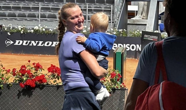 科维托娃抱娃庆首胜！萨巴伦卡冲击新成就，斯瓦泰克辟谣退温网