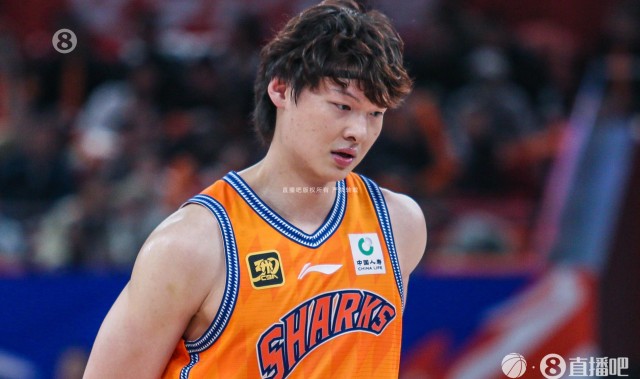 薛思佳：王哲林伤势不算特别严重 但保守起见他将缺席京沪大战