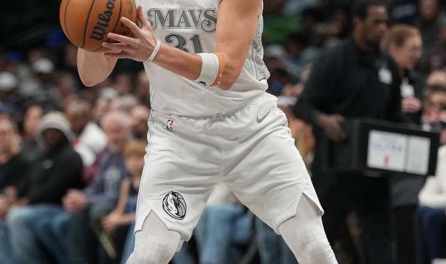 状态来得晚了！克莱14中5得16分2板5助1断 末节8分成无用功