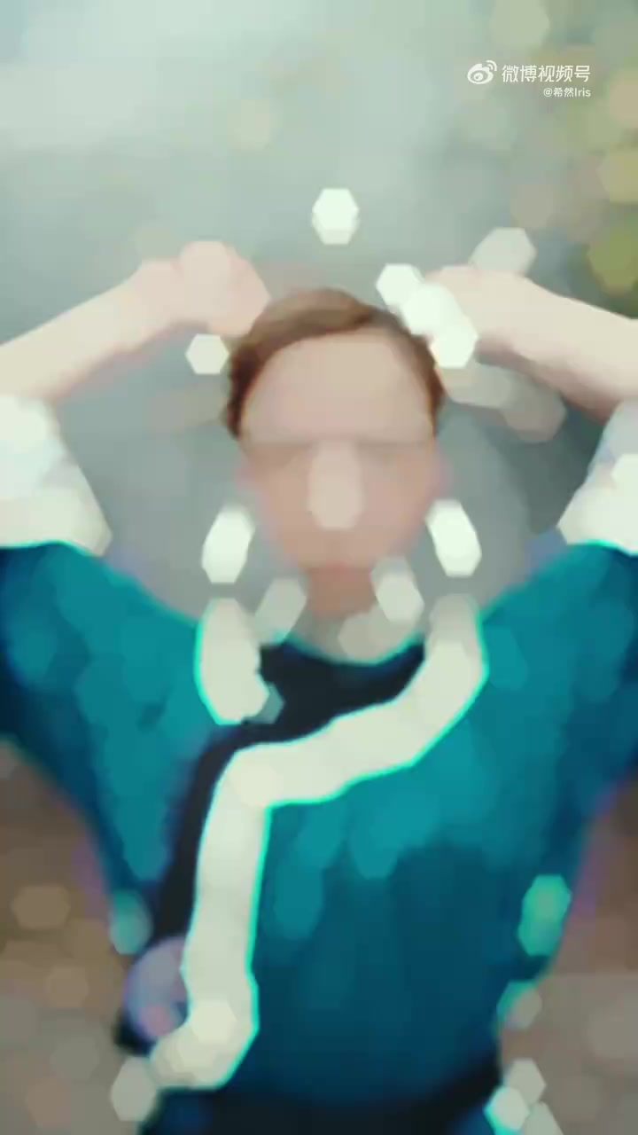 希然发布换装视频：簪间英气，巾帼不让须眉力！