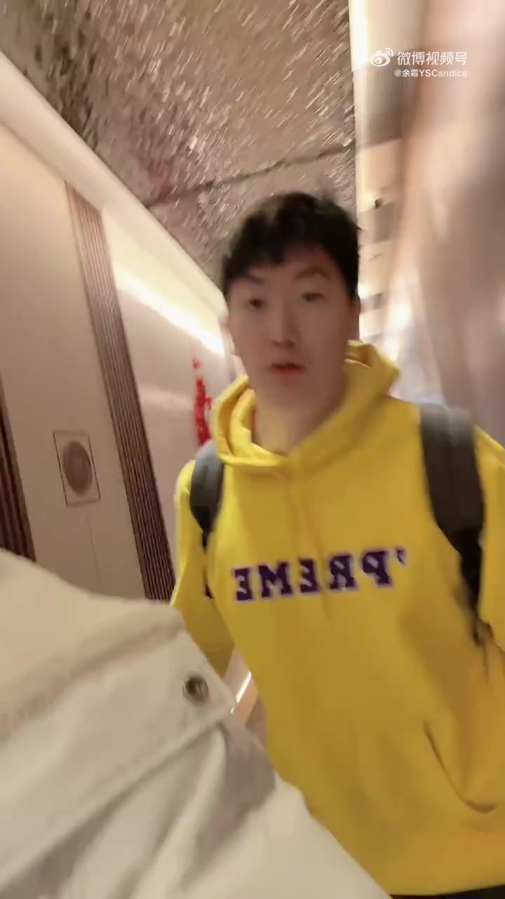 余霜分享Vlog：来重庆云顶之弈啦！忙碌又充实的工作Vlog