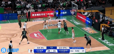 三分很准！辽宁外援韦伯三世半场三分6中4射落12分 另有3抢断