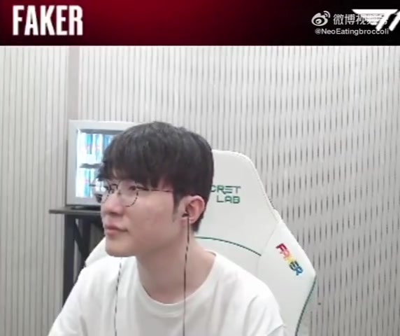 Faker感谢粉丝祝福：谢谢 托大家的福 心里暖暖的呢