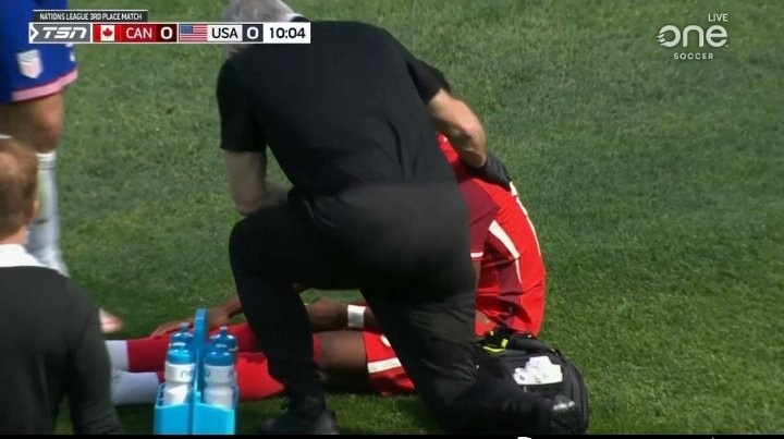 经纪人:阿方索赛前表示自己身体状态不佳,但加拿大队仍让他首发